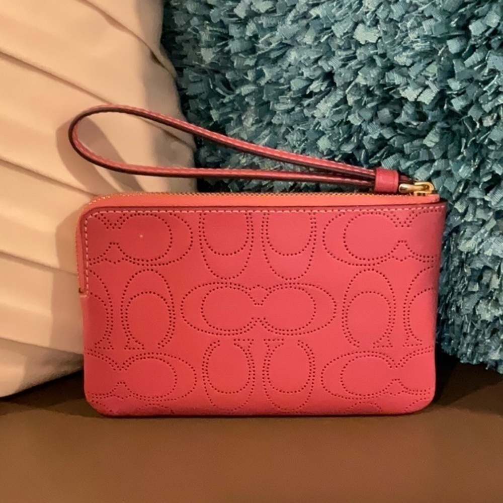 Coach Corner Zip Wristlet In Signature Leather Gold/Rouge - Picture 2 of 5